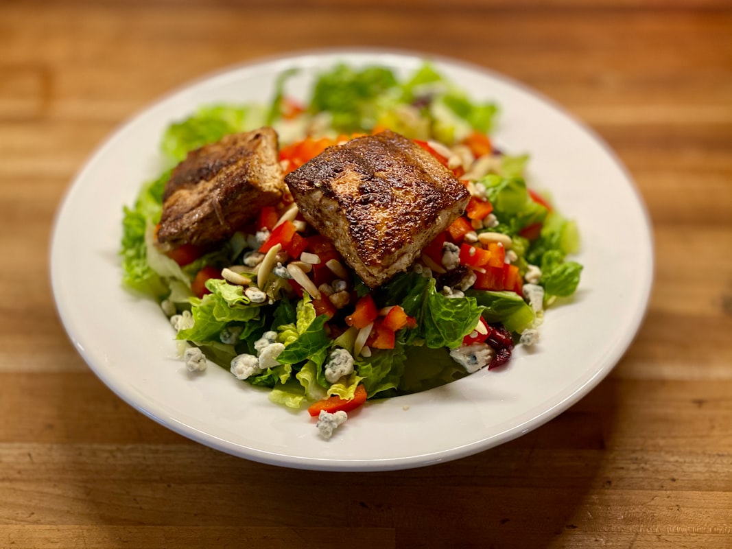Cena leggera e equilibrata con verdure fresche